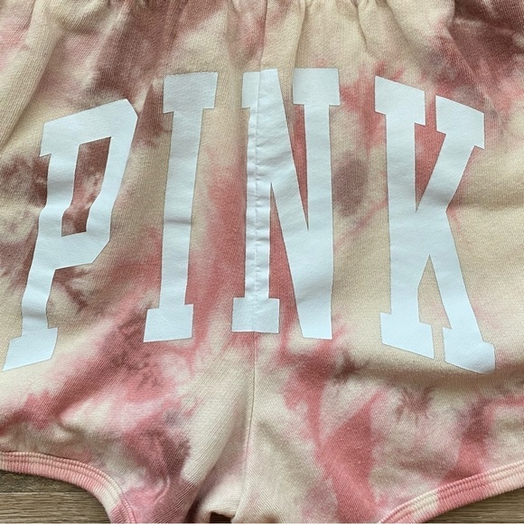PINK Victoria's Secret Curved Hem Tie Dye Fleece Shorts Size Small - Picture 8 of 10